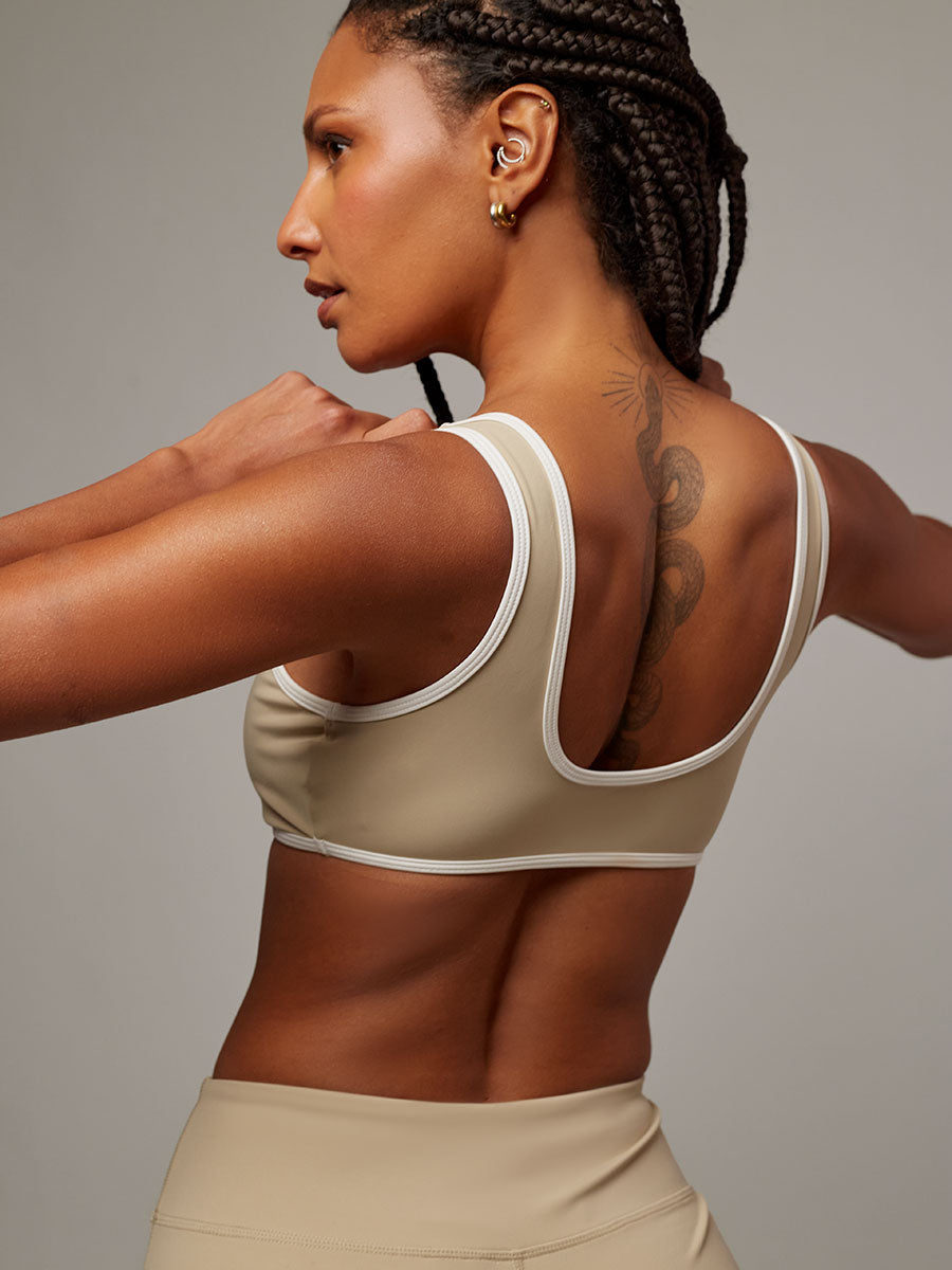 Top Essential Beige Doblefit, top deportivo mujer, vista posterior